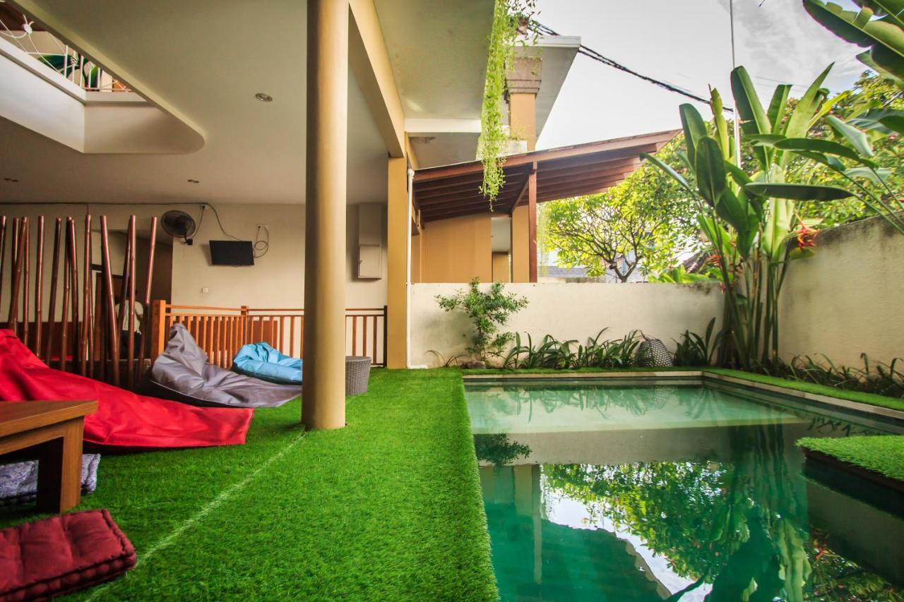 Kuta Suci Guesthouse Dış mekan fotoğraf